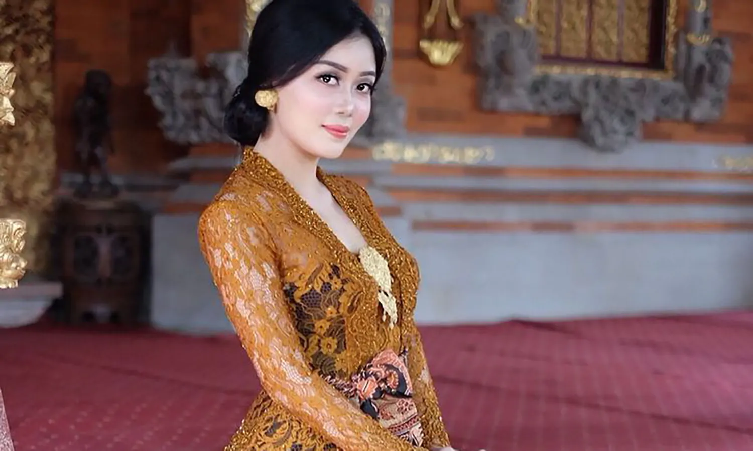 8 Inspirasi Model Kebaya Modern Simple